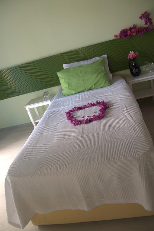 Pasalimani Hotel Чесме Стая снимка