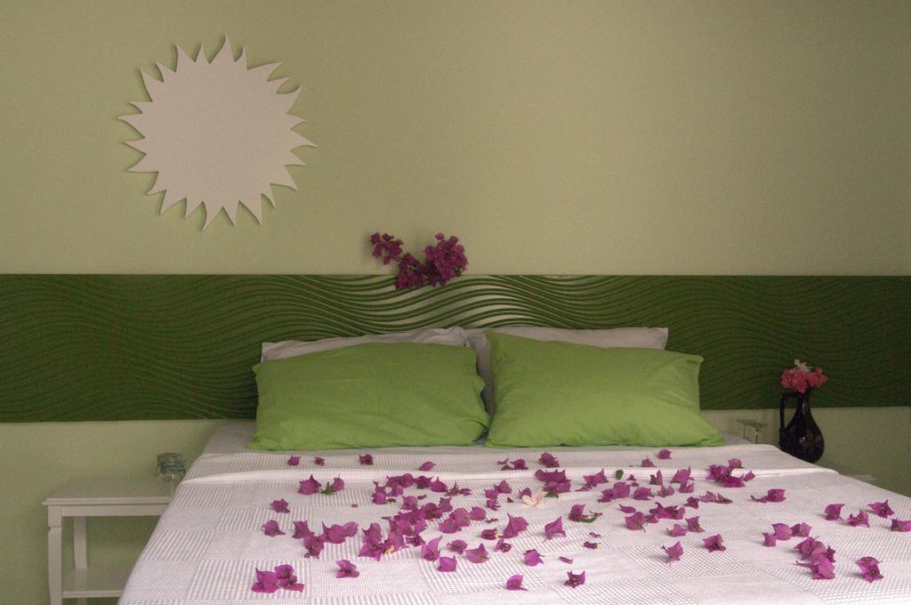 Pasalimani Hotel Чесме Стая снимка