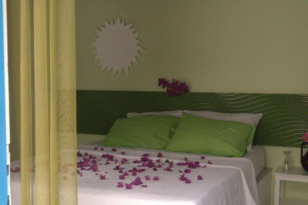 Pasalimani Hotel Чесме Стая снимка