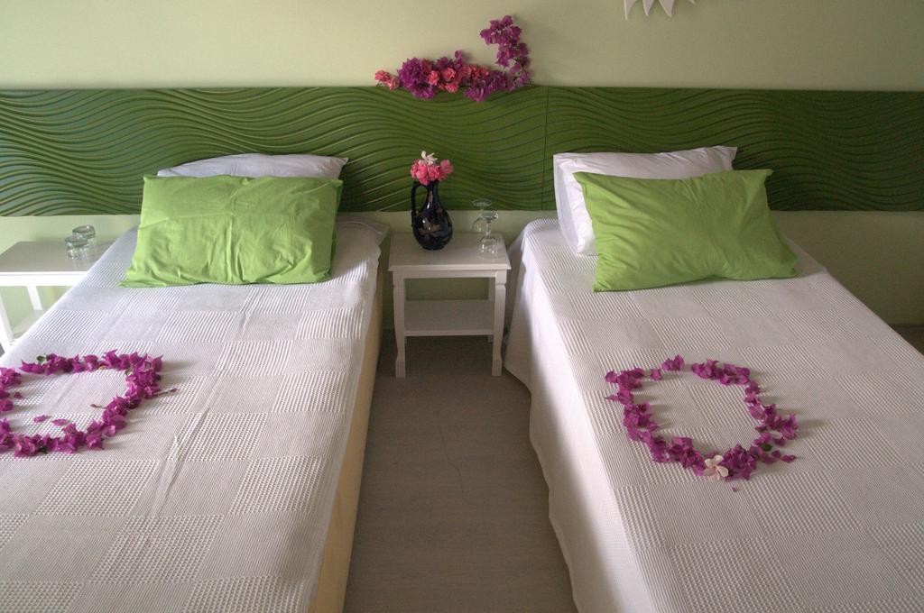 Pasalimani Hotel Чесме Стая снимка